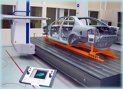 3D-модель автомобиля Volga Siber формируется на мониторе